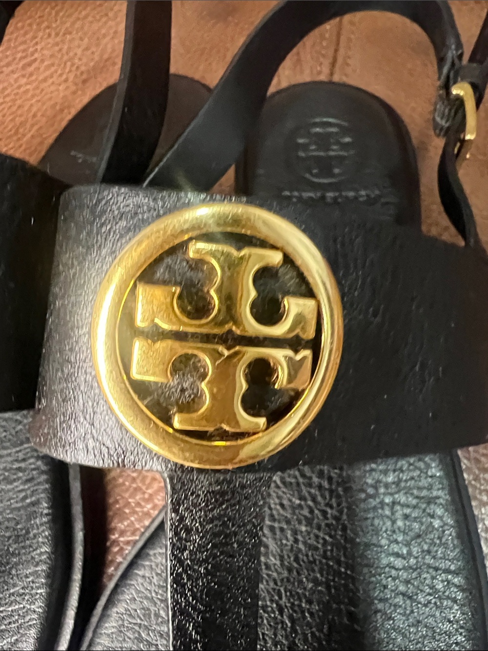 Tory Burch Black Leather Thong Sandals with Gold Logo Discs - Picture 3 of 11